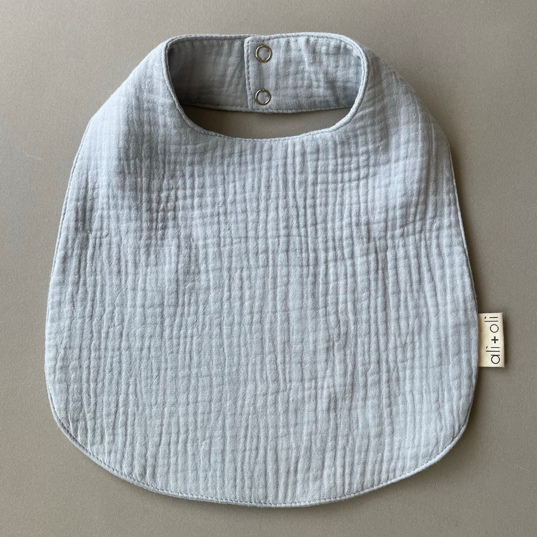 Ali+Oli Muslin Cotton Blue/Grey Bib