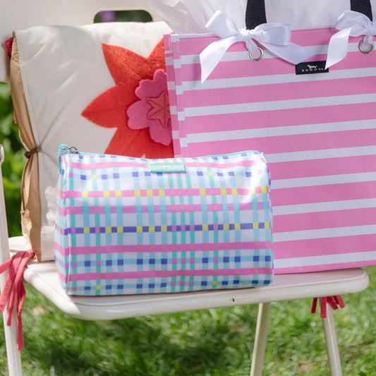 Packin' Heat Medium Toiletry Bag - Pretty in Picnic