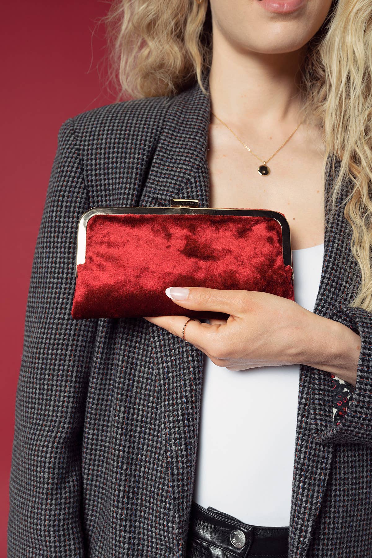 Sue Velvet Wallet Pouch Crossbody: Black