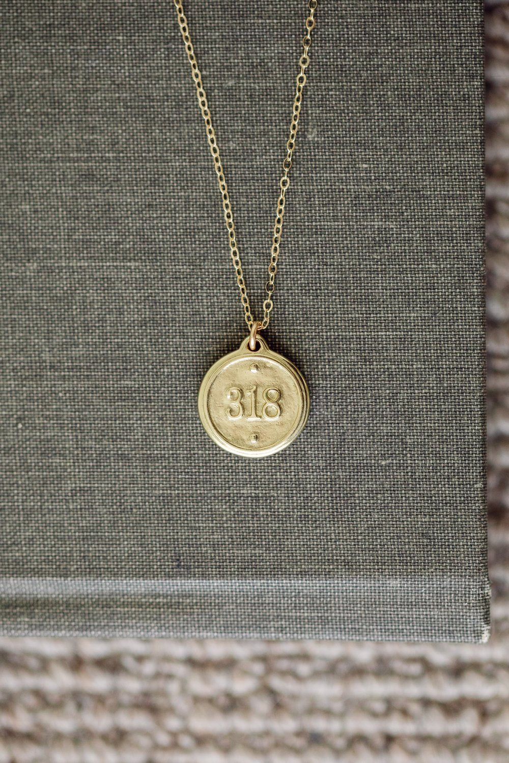 16" Ephesians 3:18 (Petite Pendant Necklace)