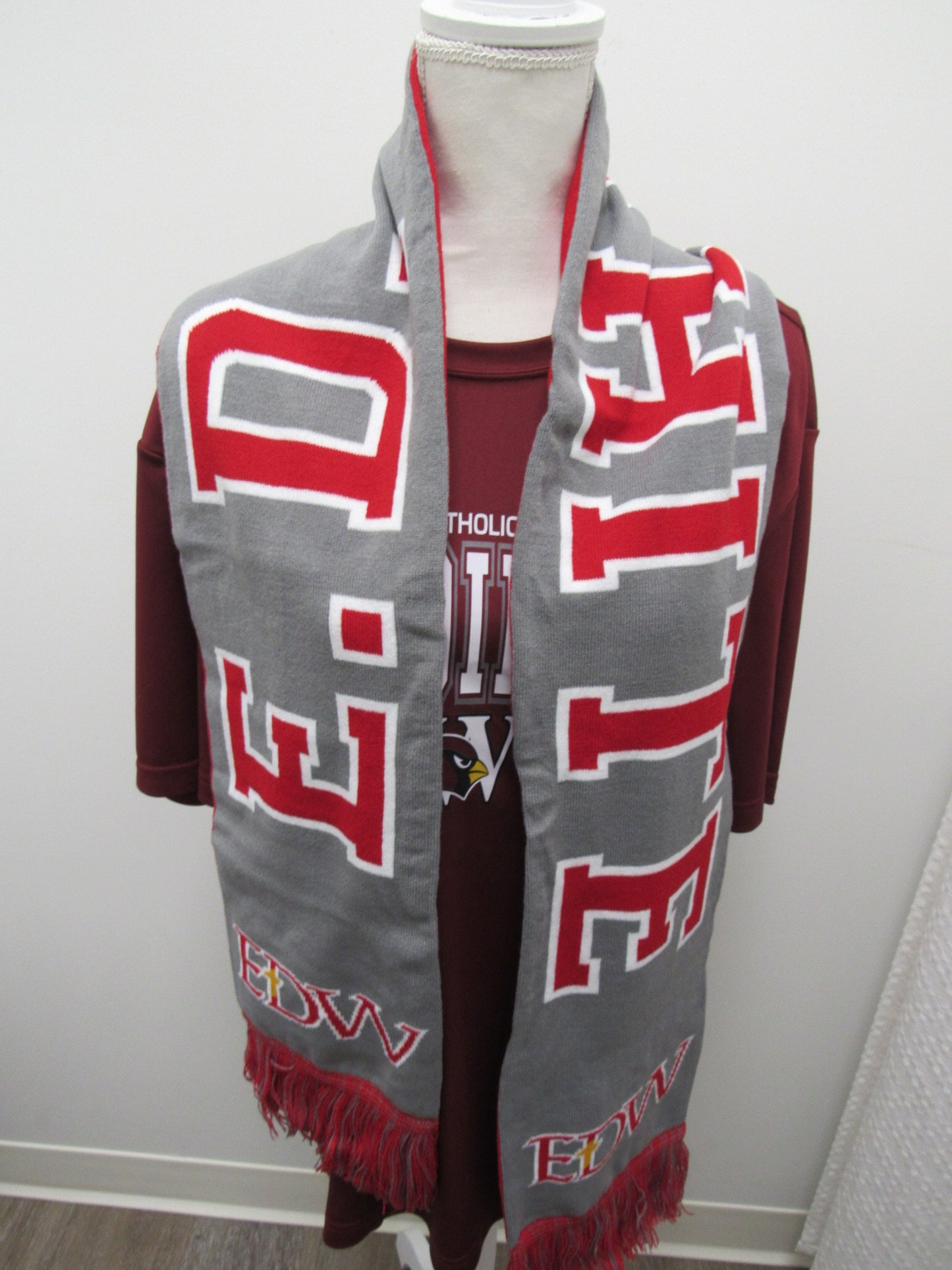 EDW Reversible Knit Scarf With Fringe