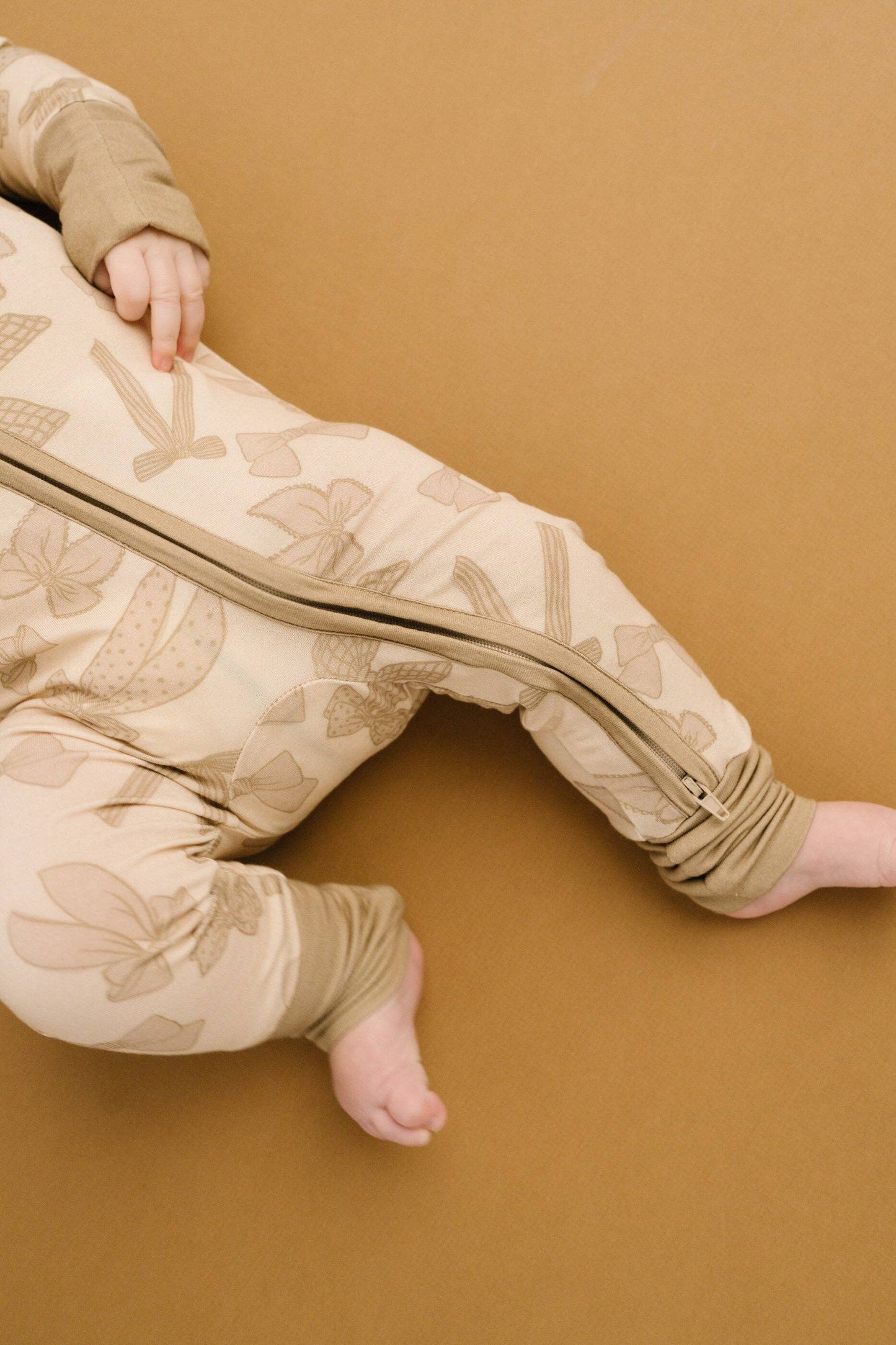 Neutral Bows Bamboo Sleeper