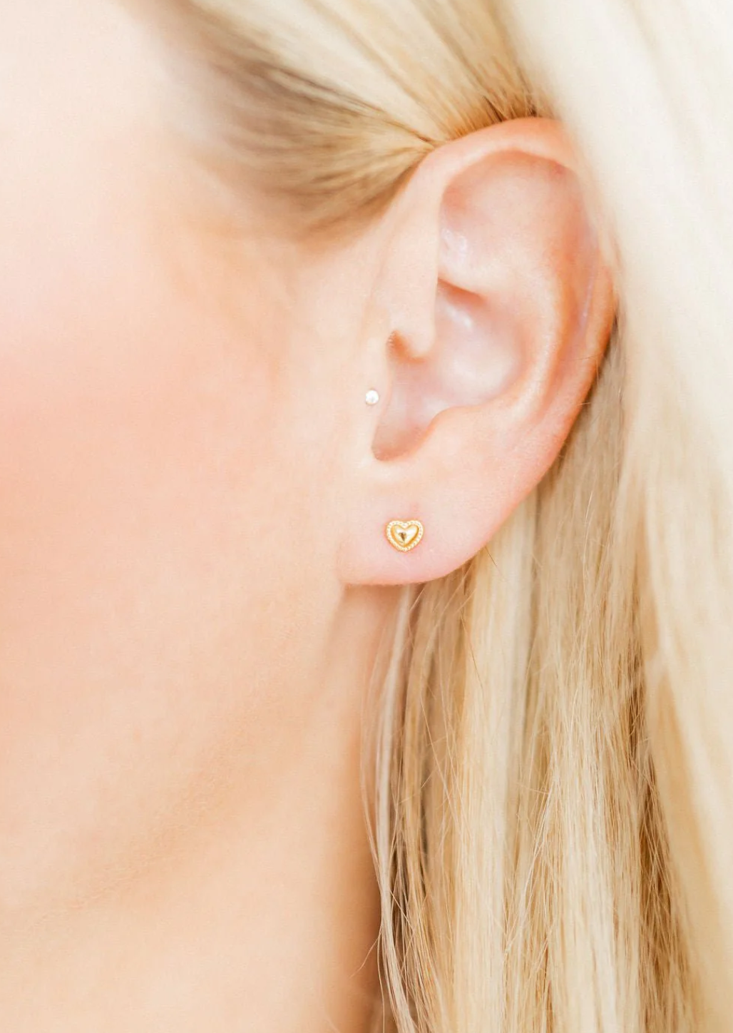 Screwback Stud -Violet Heart