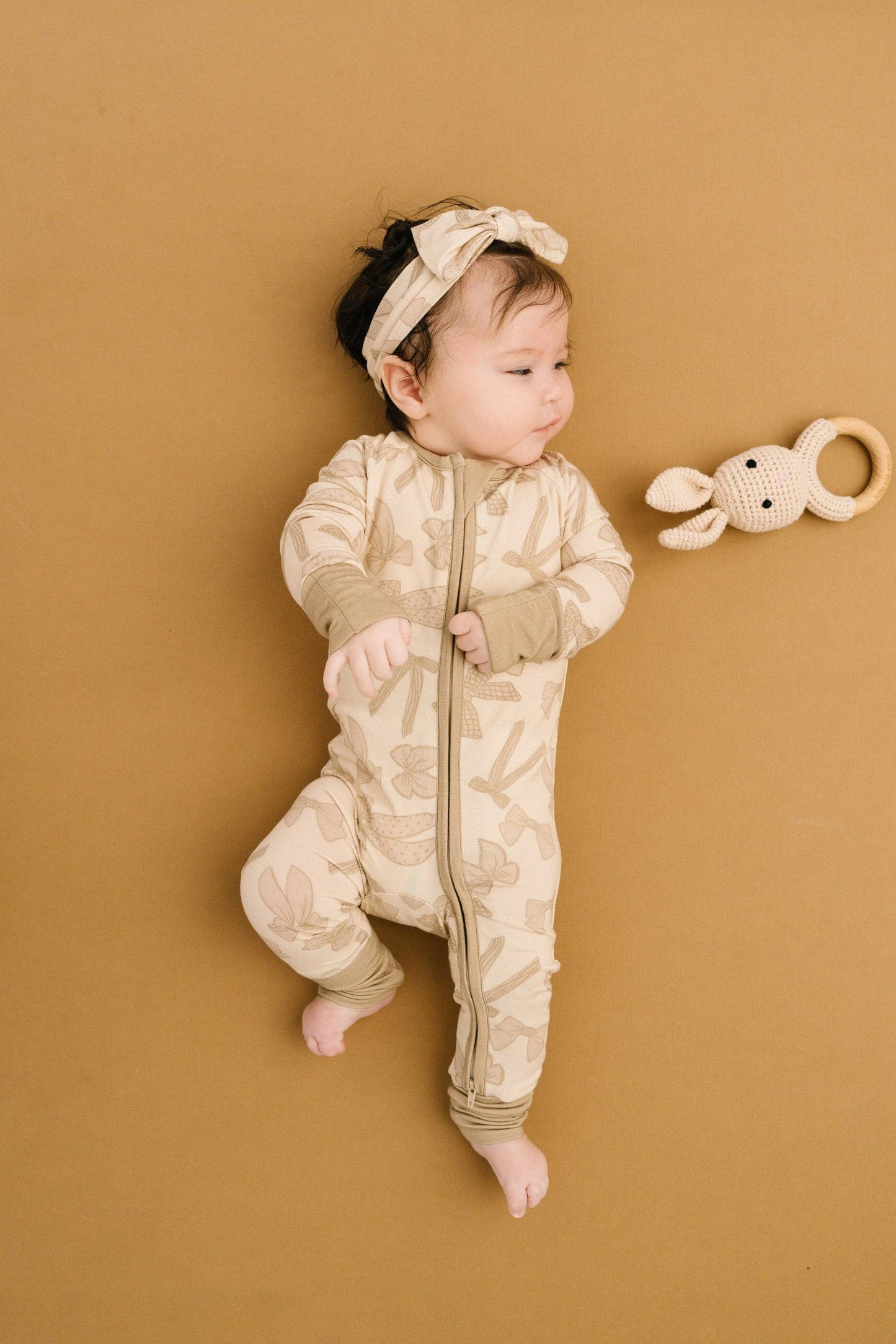 Neutral Bows Bamboo Sleeper