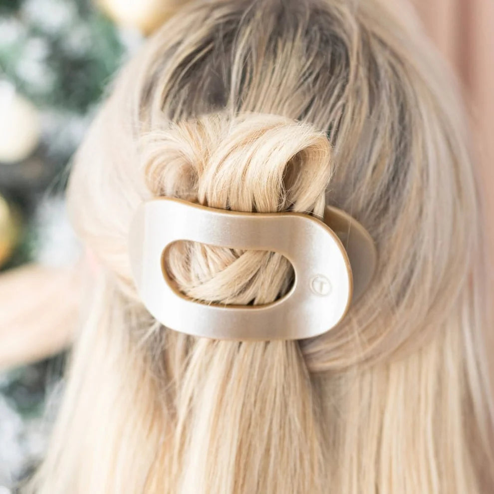 Holiday Flat Round Ornament - Medium Clip